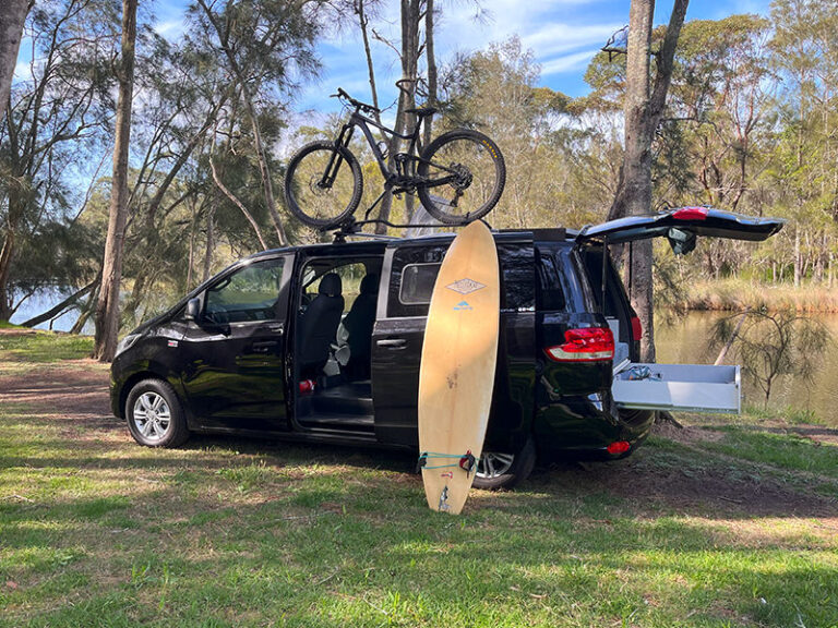 Frontline-Campervan-LDV-1109-03