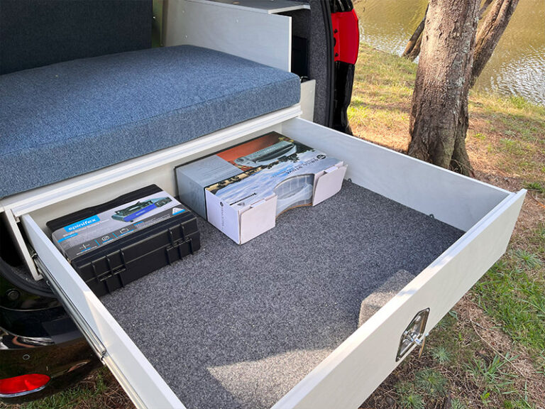 Frontline-Campervan-LDV-1109-08