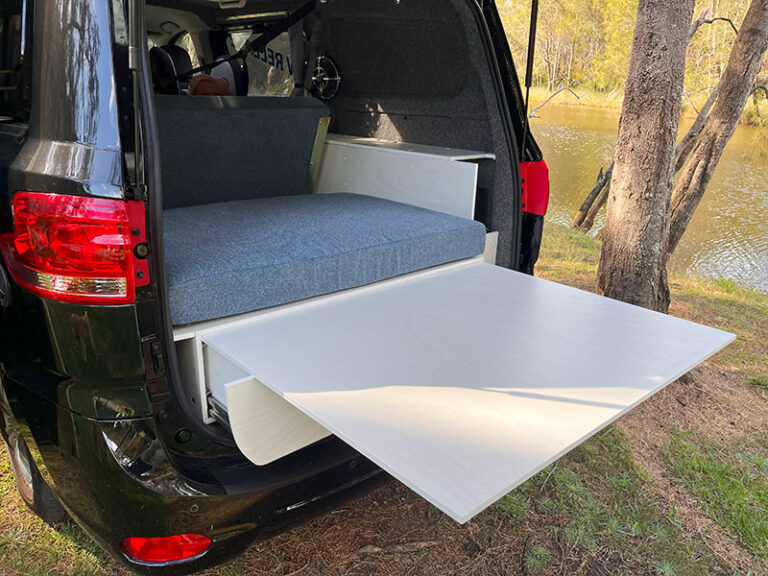 Frontline-Campervan-LDV-1109-09