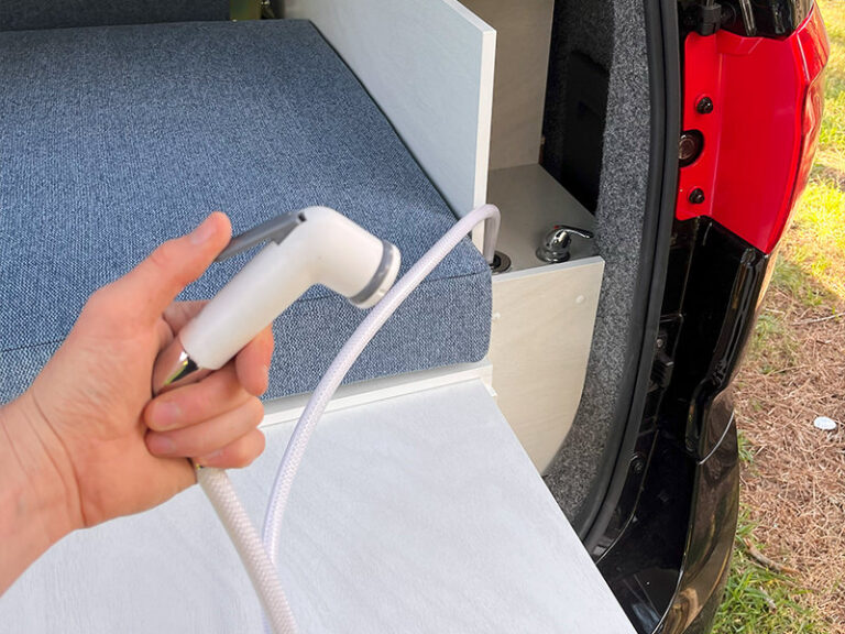 Frontline-Campervan-LDV-1109-11