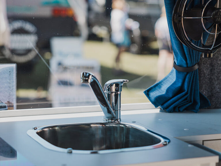 Frontline-Camper-Renault-Trafic-Pro-Kitchen-Skin