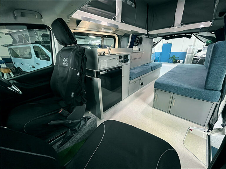 1183-Frontline-Camper-Toyota-Hiace-04