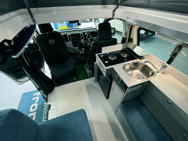 1183-Frontline-Camper-Toyota-Hiace-06