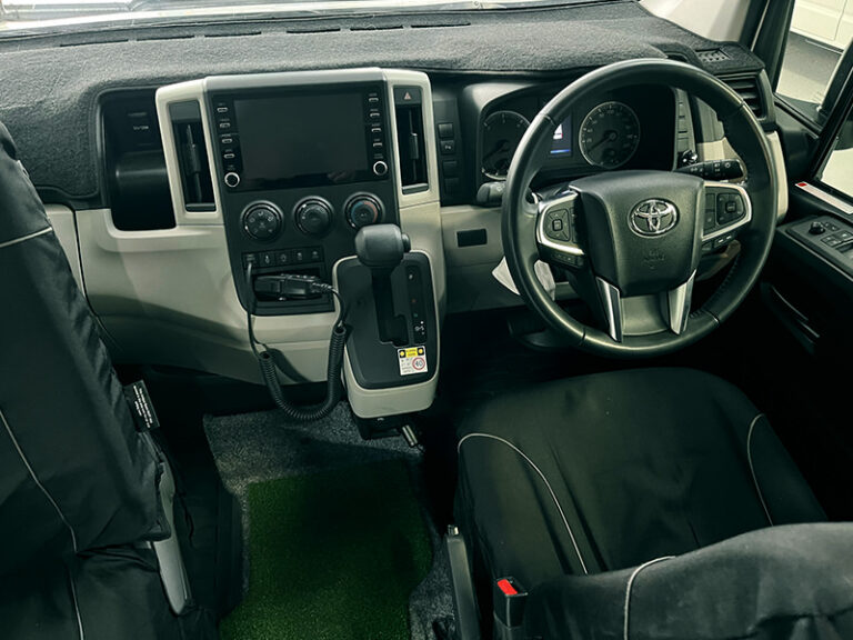 1183-Frontline-Camper-Toyota-Hiace-07